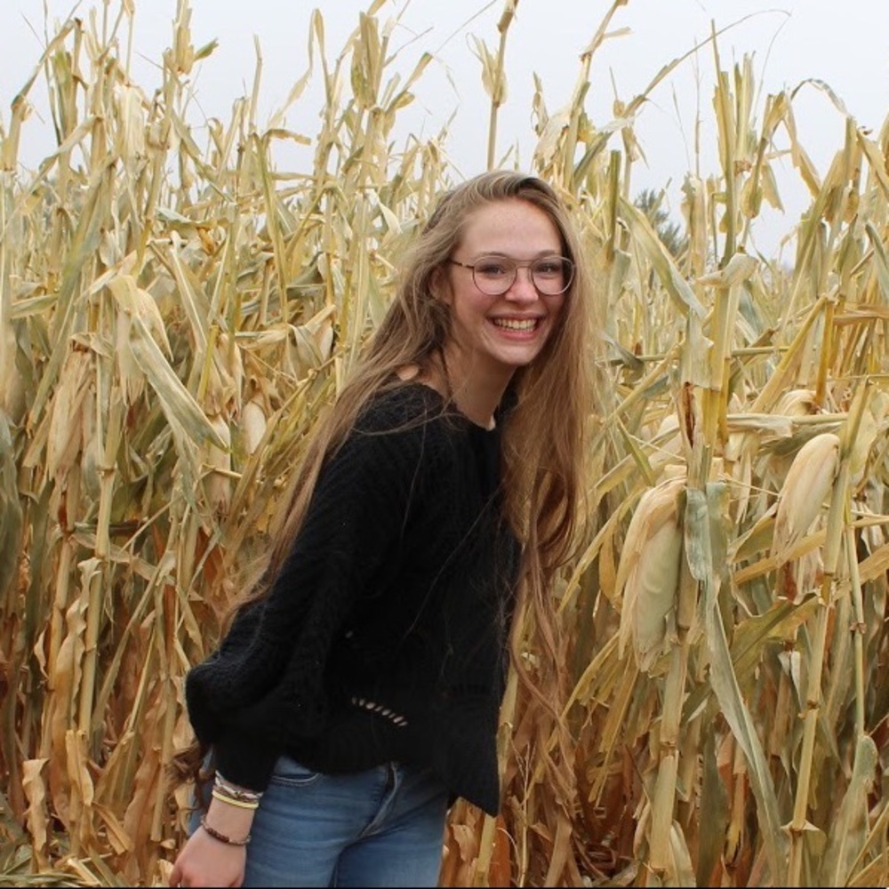 Meet your Posher, Courtney
